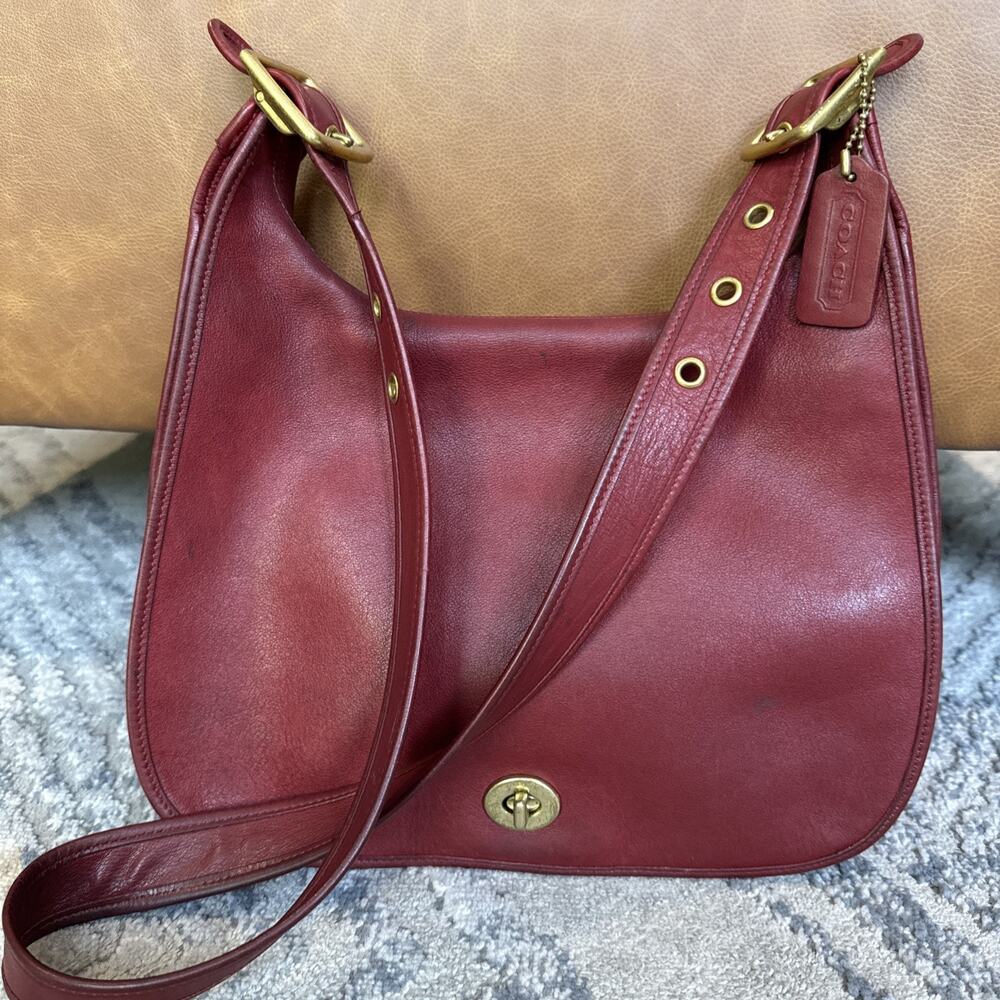 COACH VINTAGE LEGACY CRESCENT RED LEATHER SADDLE BAG 9718